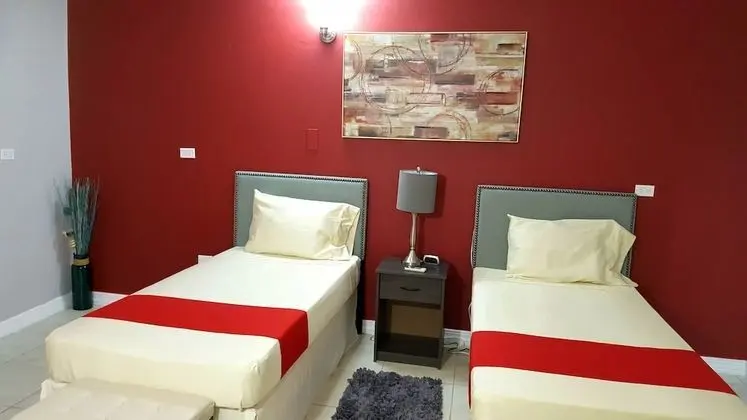 New Kingston Guest Apartment at Donhead - İç Mekan