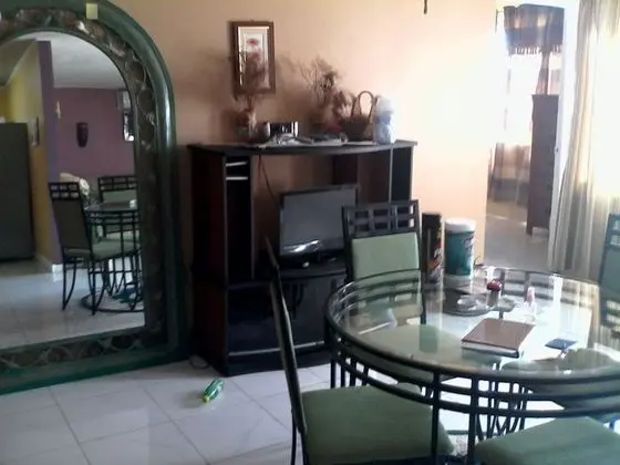 New Kingston Guest Apartment III - Mutfak