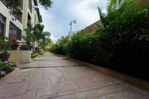 New Kingston Guest Apartment at Inglaterra III - Dış Mekan