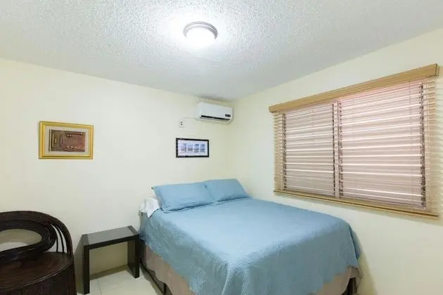 New Kingston Guest Apartment IV - Oda