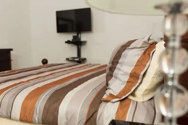 New Kingston Guest Apt at Fairway - Oda