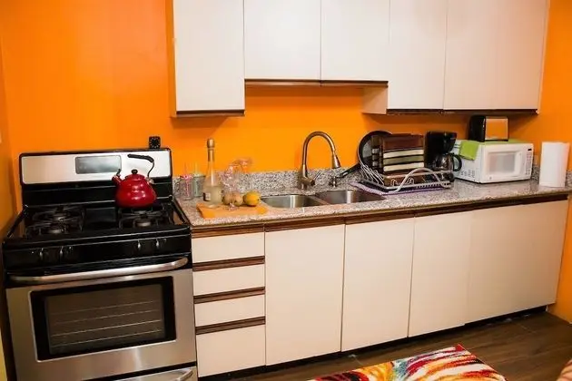 New Kingston Guest Apt at The Stadium - Mutfak