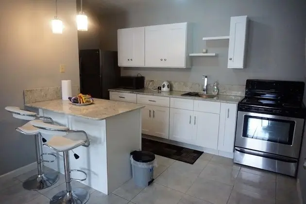 New Kingston Guest Apt Surbiton - Mutfak