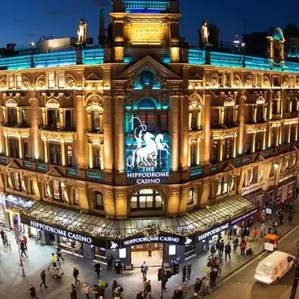 The New London Carlton Hotel & Apartments