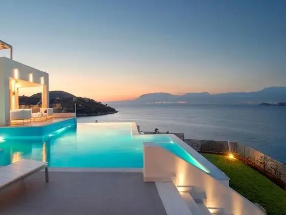 New Luxury Beach Front Villa Large Private Pool Amazing sea View