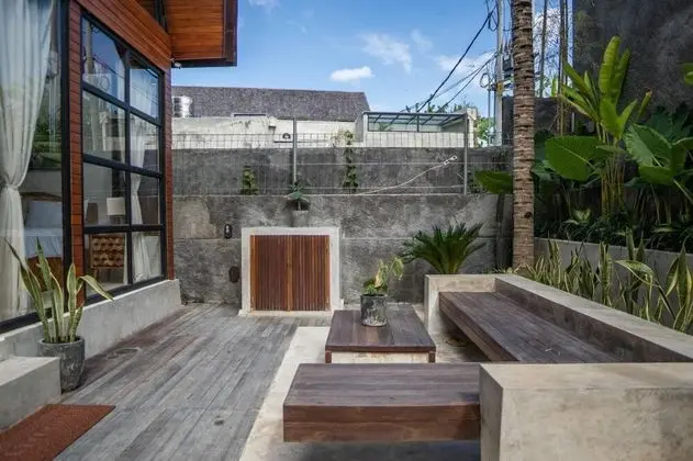 New Modern 2BR Villa by Azure - Dış Mekan