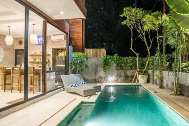 New Modern 2BR Villa by Azure - Havuz