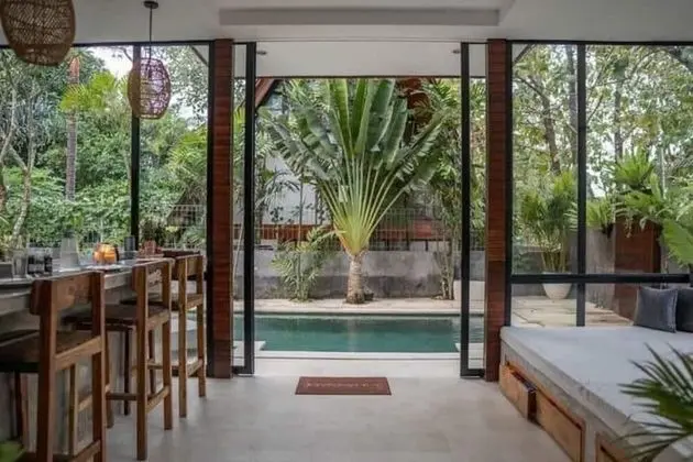 New Modern 2BR Villa by Azure - Lobi