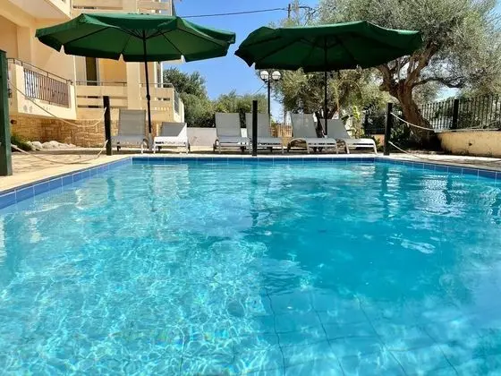 New-olivaholidayhomes - Boho Studio Pool - Havuz