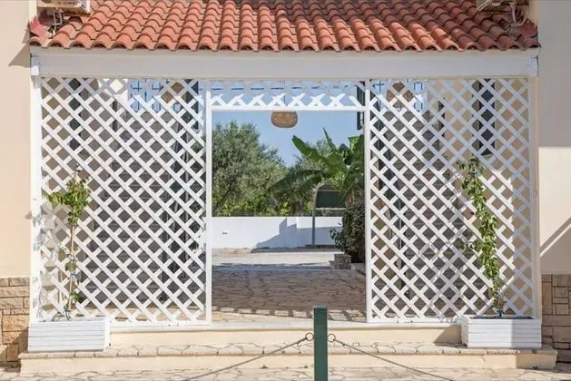 New-olivaholidayhomes - Pastel Studio Pool