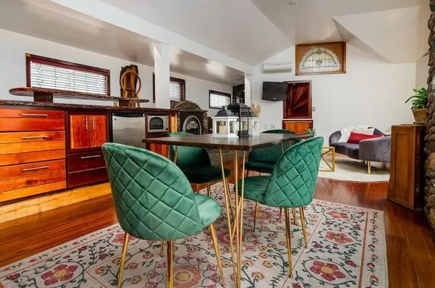 New Park Event Venue & Suites - Oda Düzeni