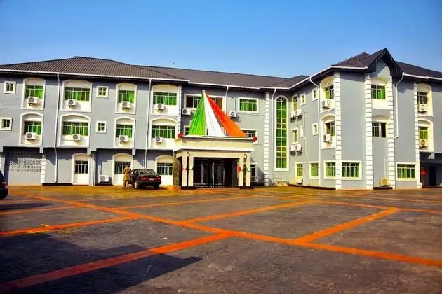 NEW POINT HOTEL AND SUITES