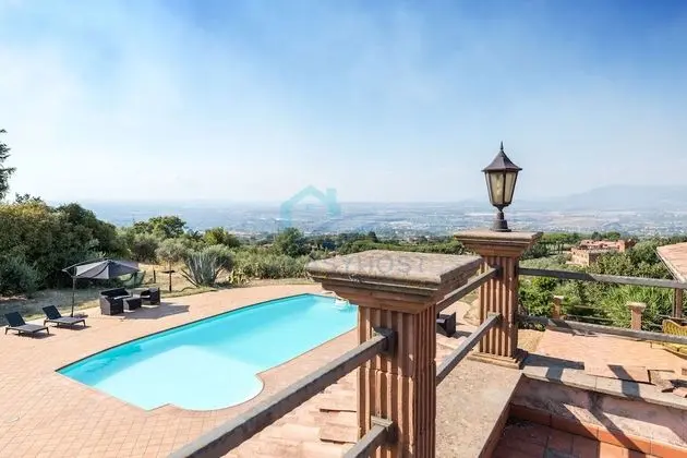 New Refined Villa Rayskaya In Monte Compatri