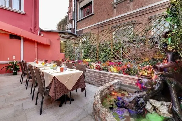 New Reiter Hotel - Yerinde Yemek