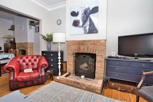NEW Restful and Cosy 4BD Home Minutes From Beach