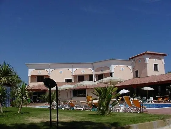 New Rose Resort & Beach Club