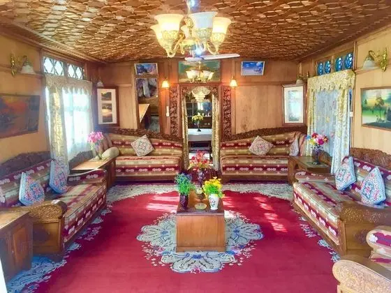 New Sea Palace Houseboats - İç Mekan