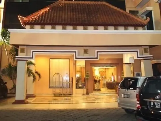 New Siliwangi Hotel & Restaurant - Dış Mekan