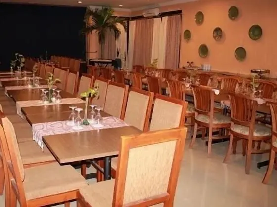 New Siliwangi Hotel & Restaurant - Yerinde Yemek