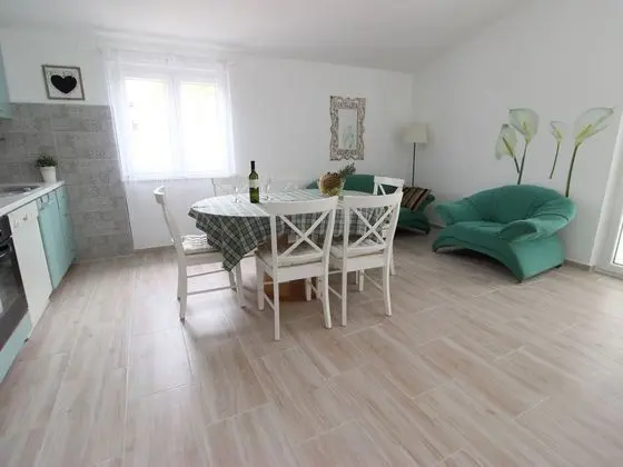 New Spacious Apartment Direct on the Beach, Nice Terrace With Great sea View - Yerinde Yemek