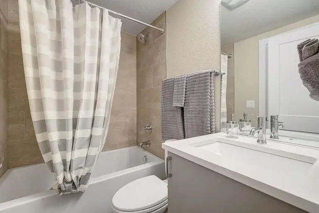 New Stunning Modern Gem in Unbeatable Location - Banyo Tipleri