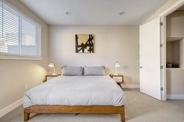 New Stunning Modern Gem in Unbeatable Location - Oda