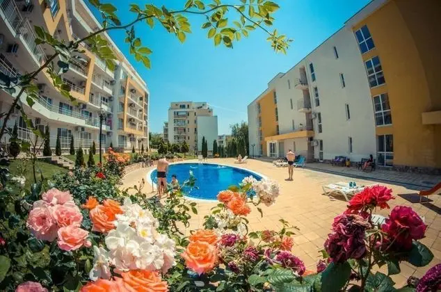 New & Stylish Sun Break Apartment in Sveti Vlas - Havuz