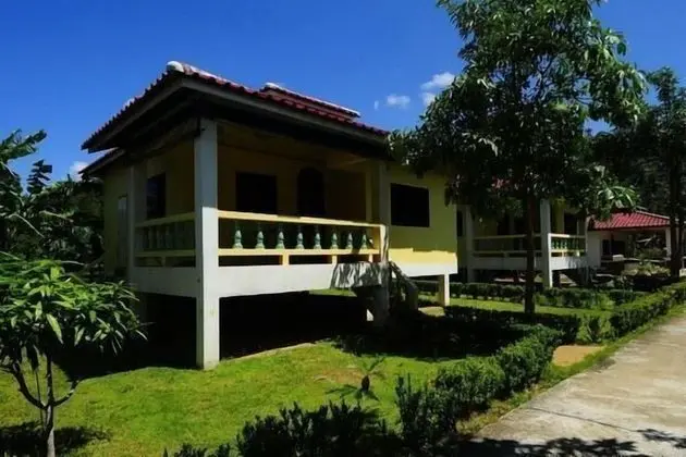 New Sunrise Village Bang Po Beach