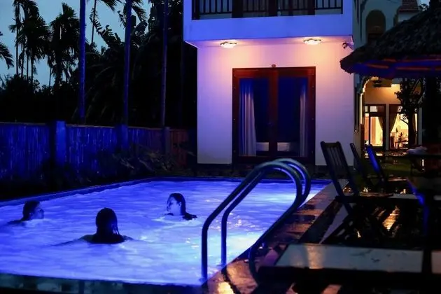 New Sunshine Homestay - Havuz