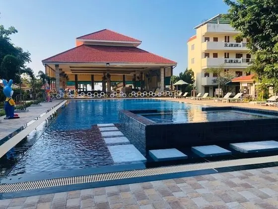New Travel Beach Resort