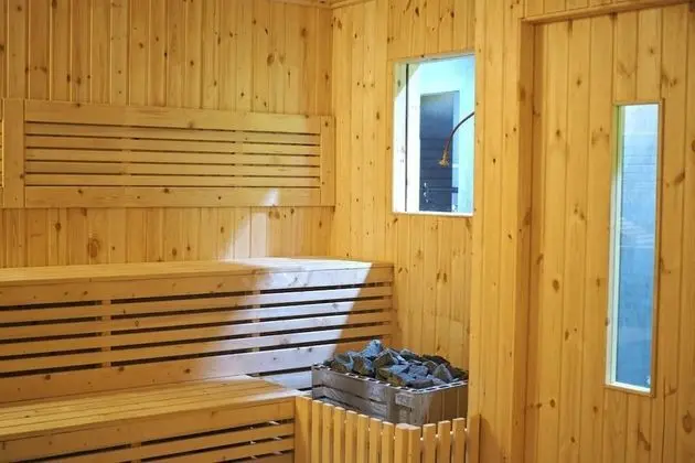 New Travel Lodge Hotel - Spa