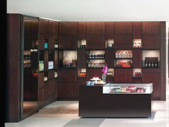 New World Makati Hotel - Yeme / İçme
