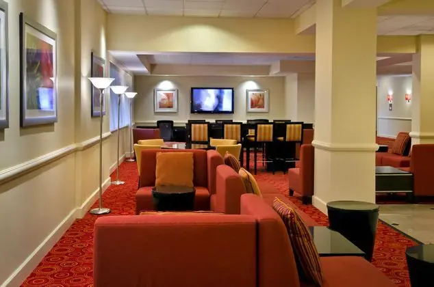 New York LaGuardia Airport Marriott - Lobi