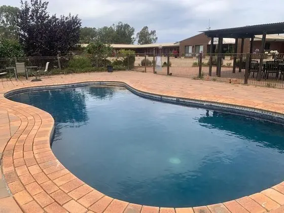 Newell Motor Inn - Narrandera - Havuz
