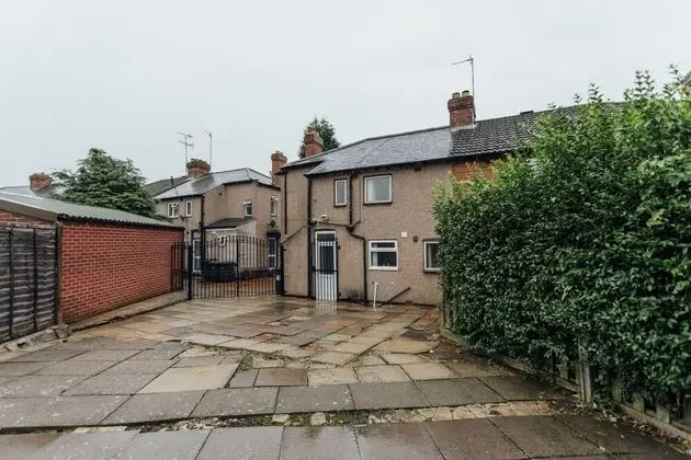 Newly Finished House In Coventry - Dış Mekan