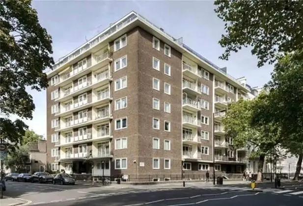 Newly Refurbished Flat Hyde Park London