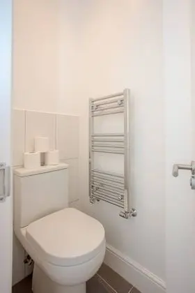 Newly Refurbished Modern 3 Bedroom Apartment in Affluent Fulham - Banyo Tipleri
