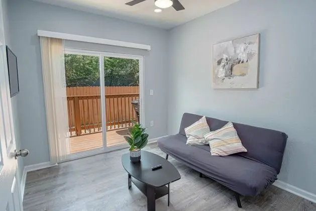Newly Remodeled 4BR 2BA Near Amazing Downtown - İç Mekan