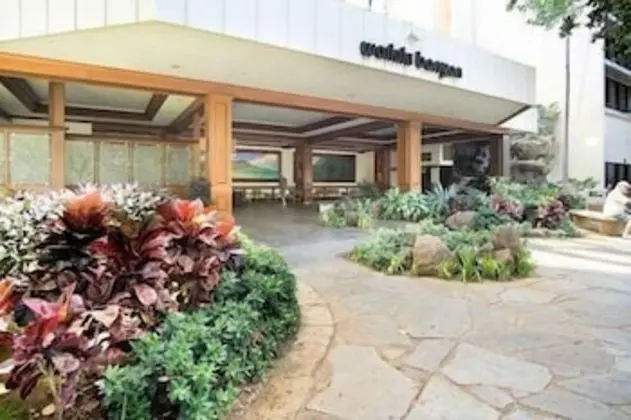 Newly Remodeled Corner Unit at the Waikiki Banyan With Diamond Head Views by Redawning - Dış Mekan