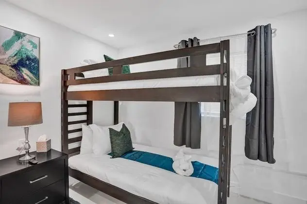 Newly Renovated 3BR Home with Hot tub