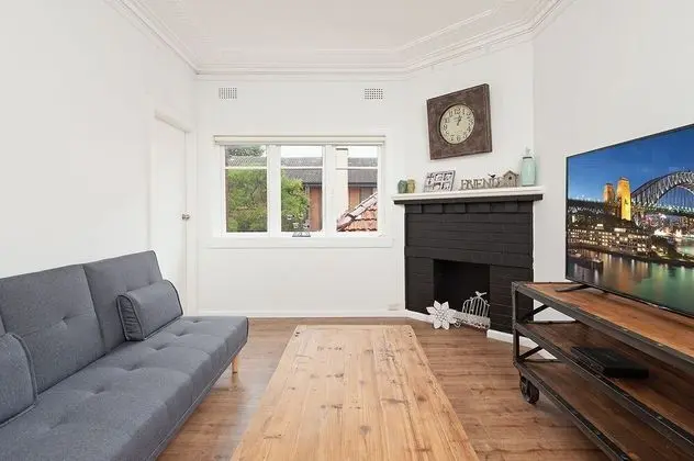 Newly Renovated Apt Close to CBD Unit 2 - Dış Mekan
