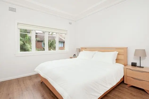 Newly Renovated Apt Close to CBD Unit 2 - İç Mekan