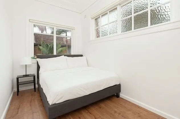 Newly Renovated Apt Close to CBD Unit 2 - Oda