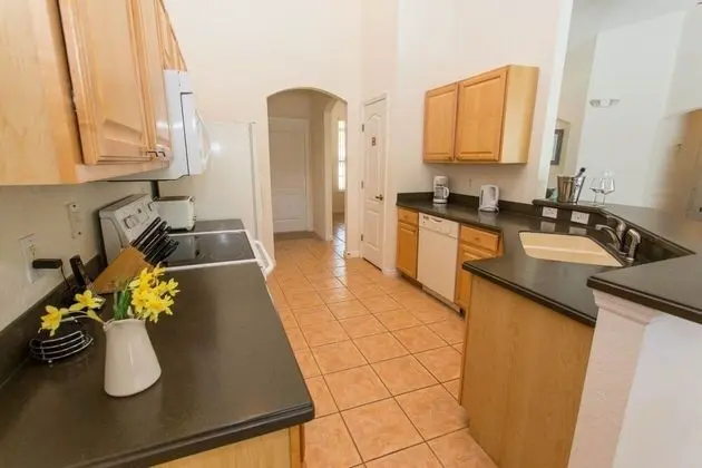 Newly Renovated Gorgeous Modern 4 Bed Villa With South Facing Pool & Spa - Mutfak
