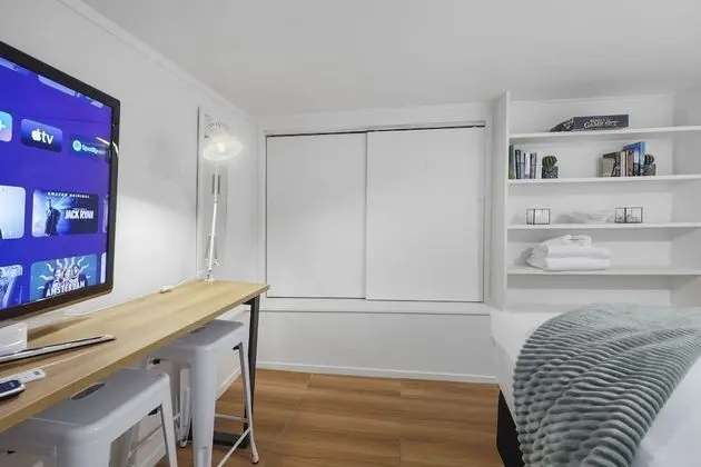 Newly Renovated Studio w Parking-Netflix - İç Mekan