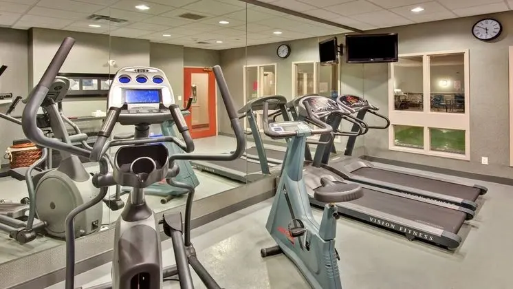 Newmarket Hotel & Suites - Fitness