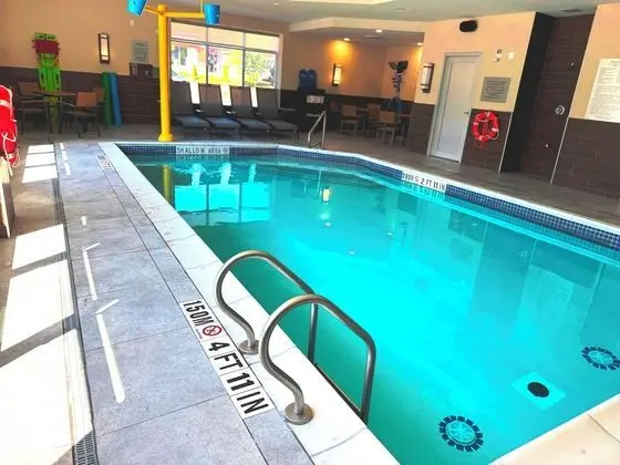 Newmarket Hotel & Suites - Havuz