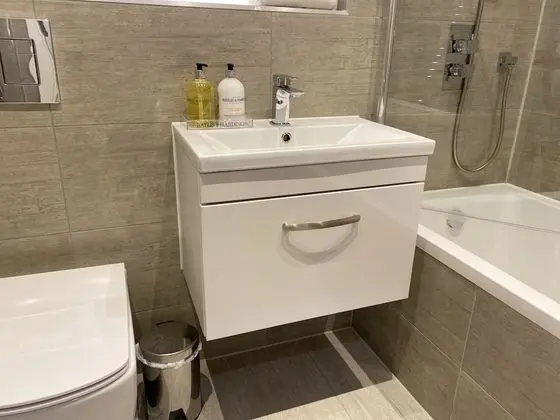 Newpointe Luxury Serviced Apartment at the Atrium - Banyo Tipleri