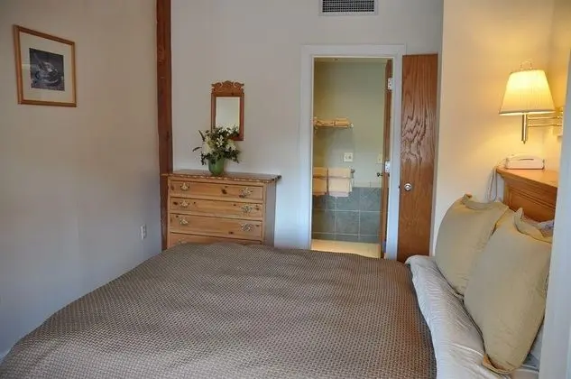 Newport Bay Club & Hotel