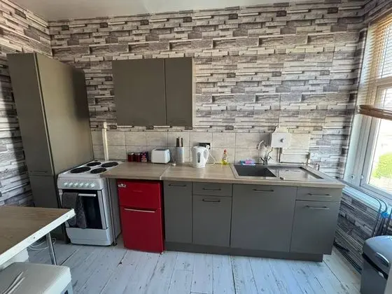 Newport Cozy Apartment Retreat - Mutfak